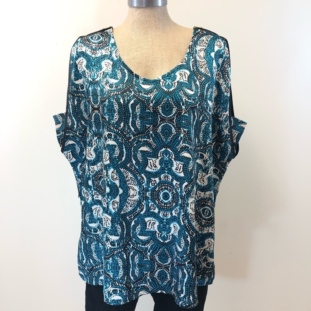 5/$20 ELOQUII blue patterned blouse 14/16